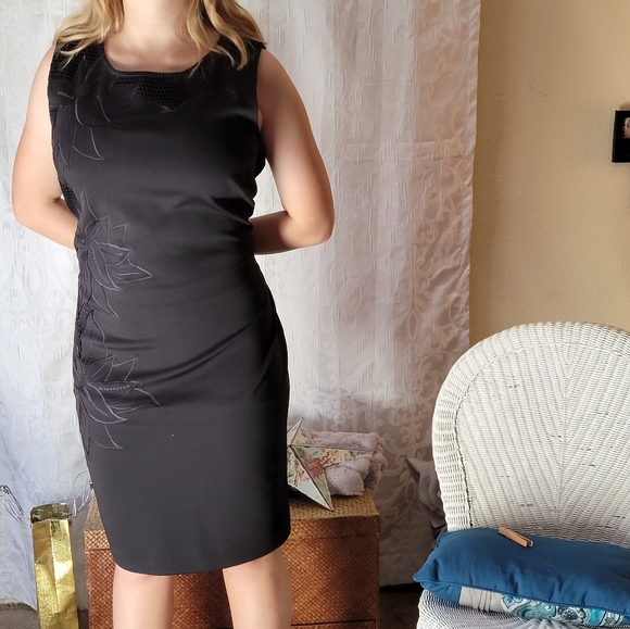 ❤Snly dress embroidered floral and netting ❤ - Picture 3 of 6